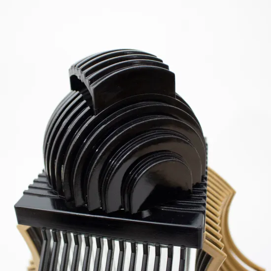 Elegancki czarno złoty znicz ozdobny harfa znicz na cmentarz grób